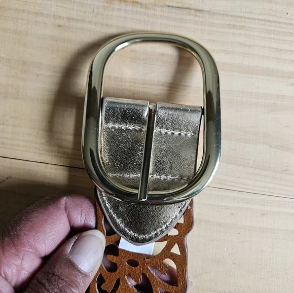 Apt 9 -- 2-Sided Silver and Brown Cutout Design Belt. Approx Length 42" - Picture 3 of 8